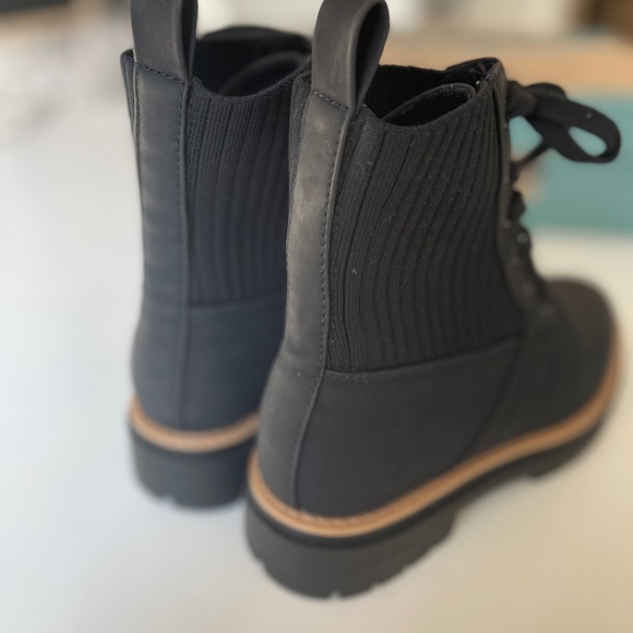 Tom’s Black Ankle Boots - Picture 5 of 5